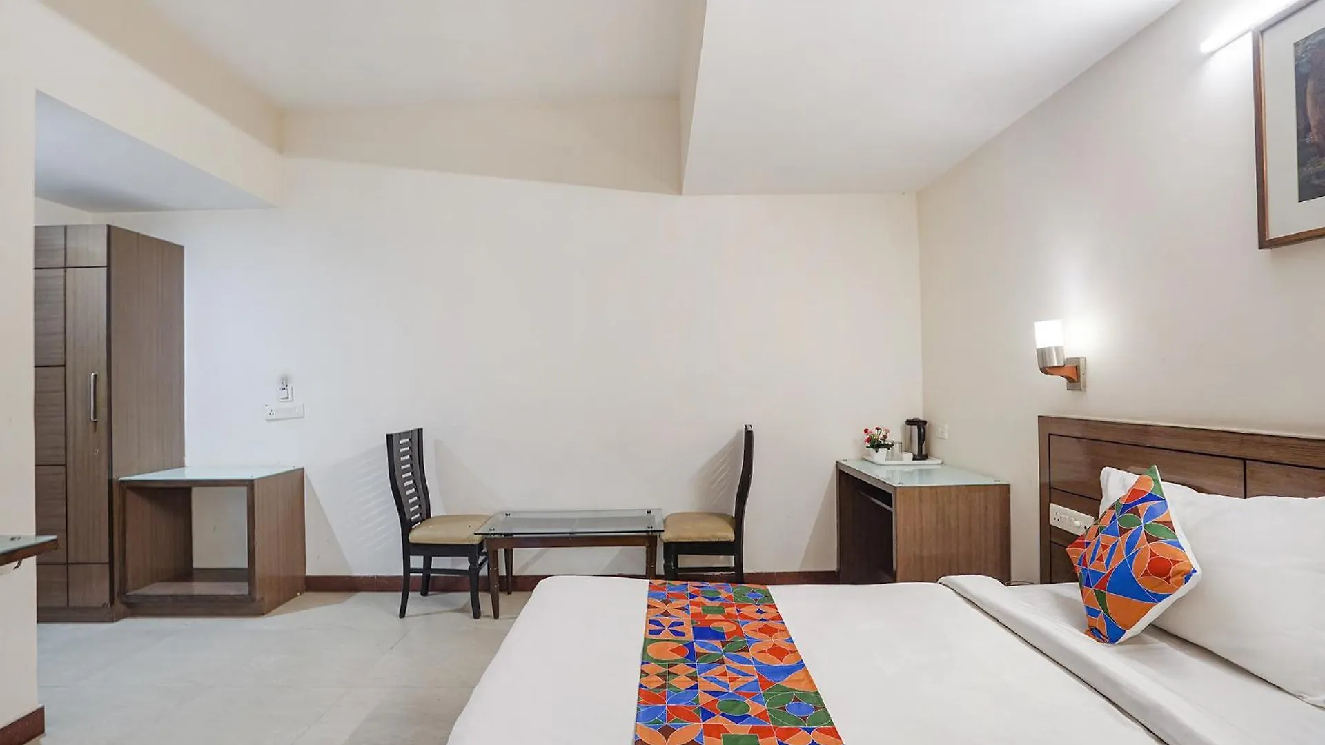*** Hotel Fabhotel Amman Agra  India